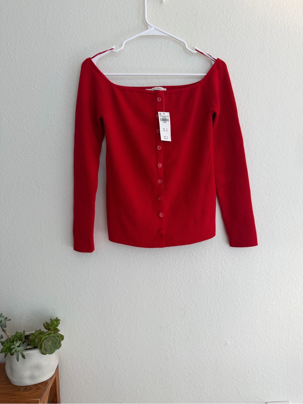 NWT ❤️ A&F Off-Shoulder Button-Front Ribbed Top | Size Large - Picture 3 of 6